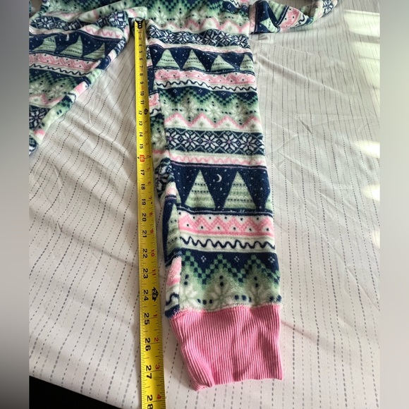 One piece Pajamas Size Small - Picture 10 of 10